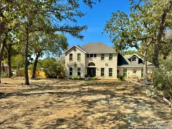 325 Eagle Ridge, Floresville, TX 78114