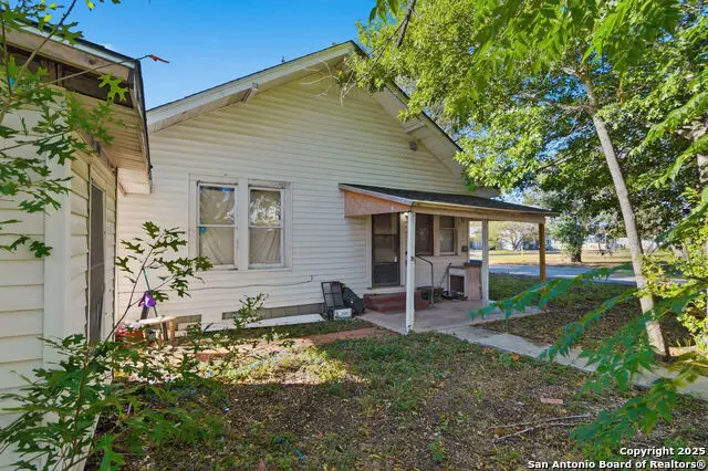 603 E Court, Seguin, TX 78155 - Image #2