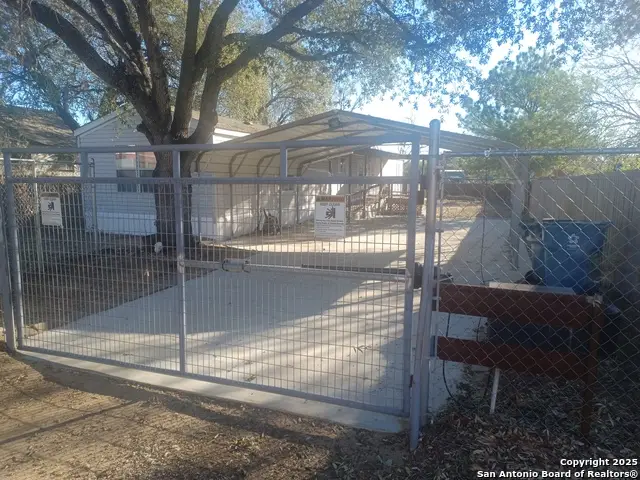 400 Dr., Pleasanton, TX 78064 - Image #1