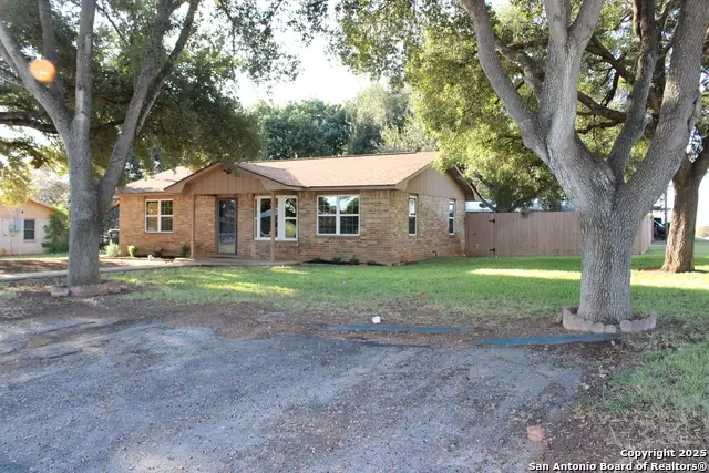 1004 E San Marcos, Pearsall, TX 78061 - Image #2