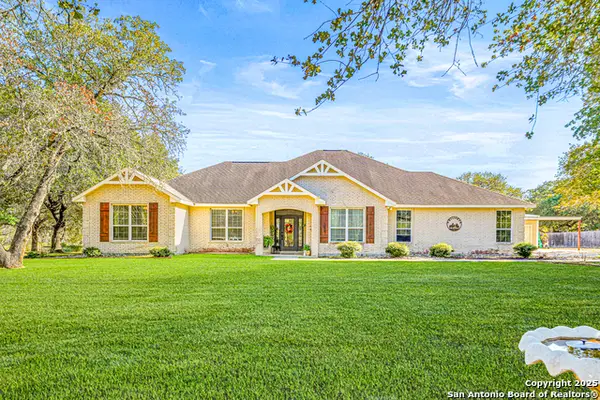 412 Cimarron, Floresville, TX 78114