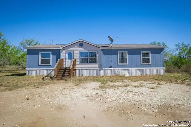 1007 County Road 773, Devine, TX 78016 - Image #1