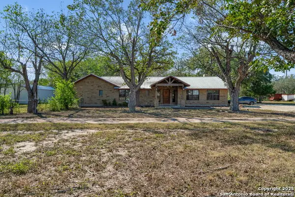 15326 Gross Lane, LaCoste, TX 78039