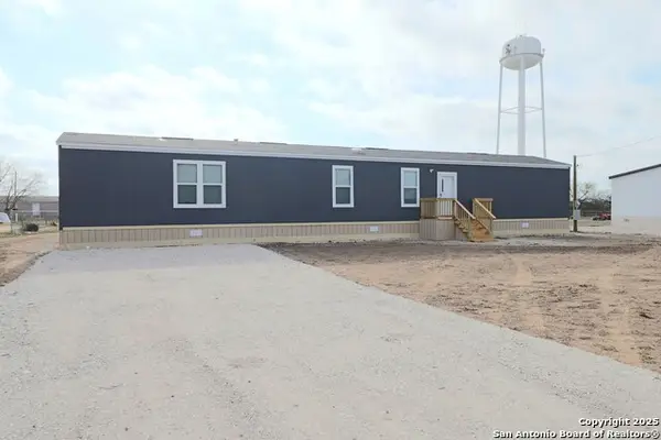 325 S 11th, Poteet, TX 78065