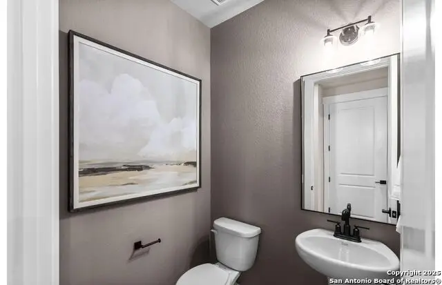 613 Dayflower Ln, New Braunfels, TX 78132 - Image #2