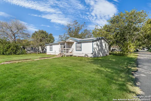 1118 32nd, Hondo, TX 78861 - Image #2