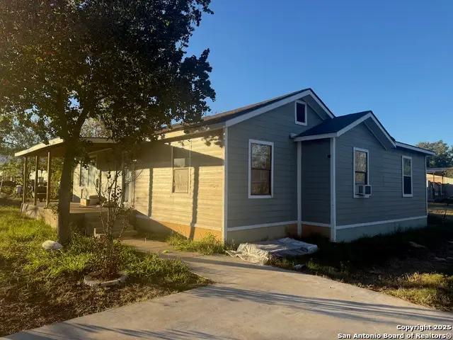 620 Viewpoint, Poteet, TX 78065 - Image #2