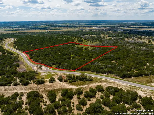 352 Dark Sky Path, Kerrville, TX 78028