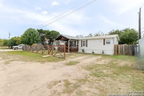 191 Big Rock Dr, Bandera, TX 78003