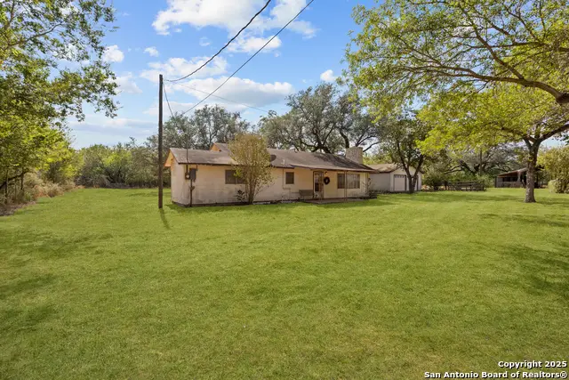 663 County Road 664, Devine, TX 78016 - Image #3