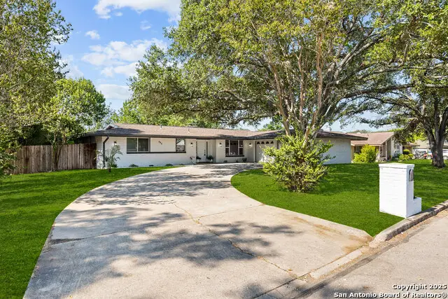 446 Spaceway Dr, Windcrest, TX 78239 - Image #2