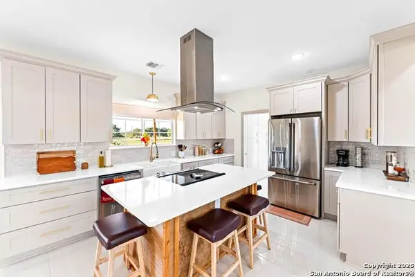 125 Colt Trail, Natalia, TX 78059