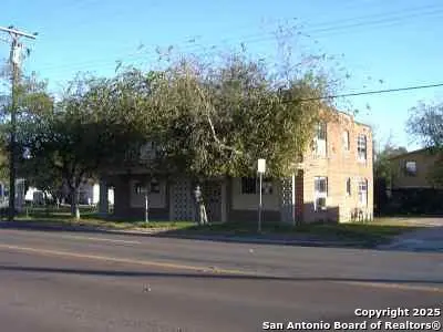 704 N Washington, Beeville, TX 78102 - Image #1