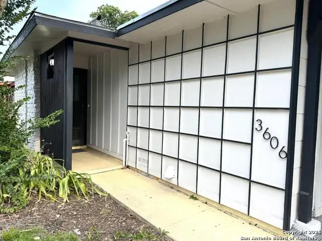 3606 Versailles, San Antonio, TX 78219 - Image #2