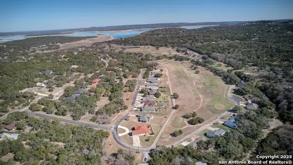 412 Shayla Ln, Canyon Lake, TX 78133