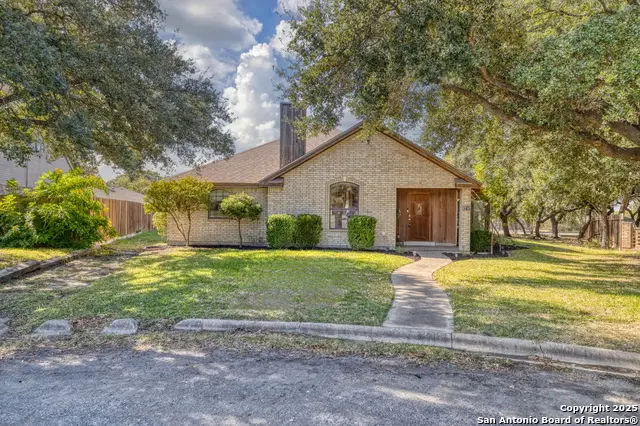 165 Cottonwood Pave, Uvalde, TX 78801 - Image #2