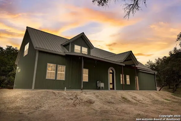 792 Alamo Beach Rd, Pipe Creek, TX 78063