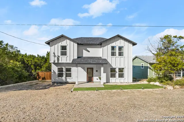 246 Wild Oak Dr, Canyon Lake, TX 78133 - Image #1