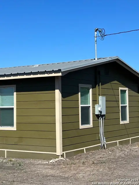 516 Schleicher, Karnes City, TX 78118 - Image #2