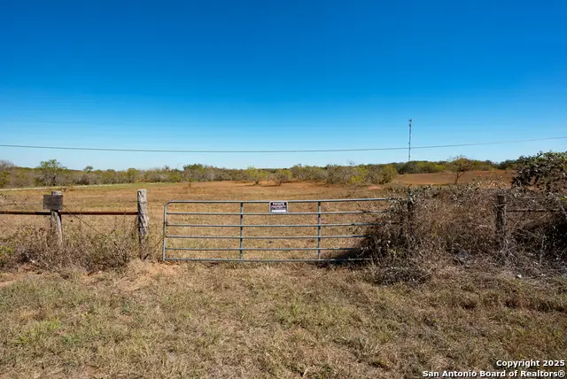 190 County Road 467, Stockdale, TX 78160 - Image #1