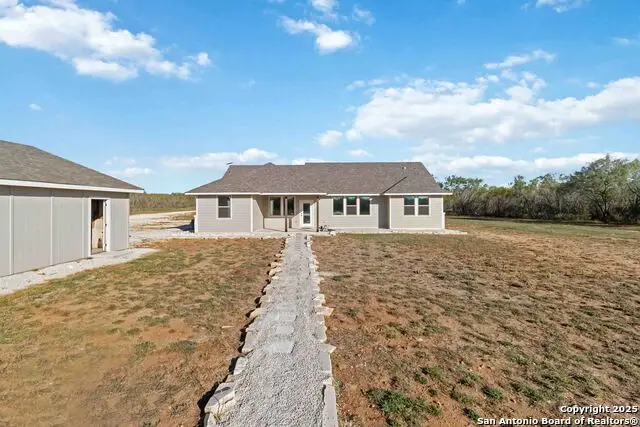 3137 County Road 5710, Devine, TX 78016 - Image #2