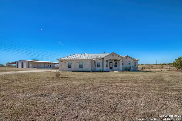 240 Glory Lane, Marion, TX 78124