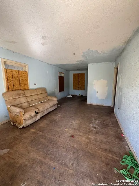 107 Kashmuir, San Antonio, TX 78223 - Image #3