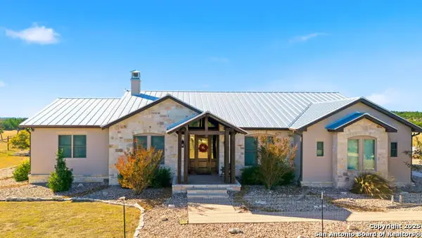 601 Garrison Rd, Fredericksburg, TX 78624