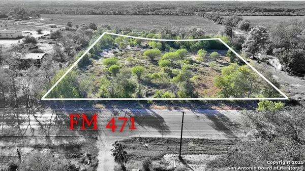 19424 Fm 471, Natalia, TX 78059