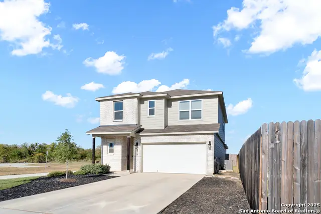 579 Jennifer, New Braunfels, TX 78130 - Image #2