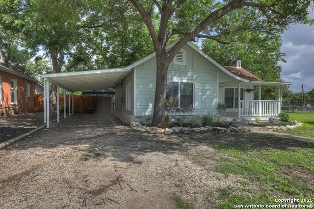 1050 W. Coll, New Braunfels, TX 78130 - Image #2