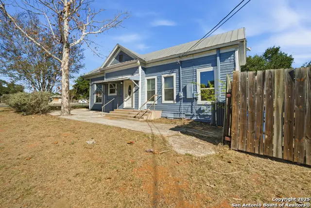 1004 E Colorado, Pearsall, TX 78061 - Image #2