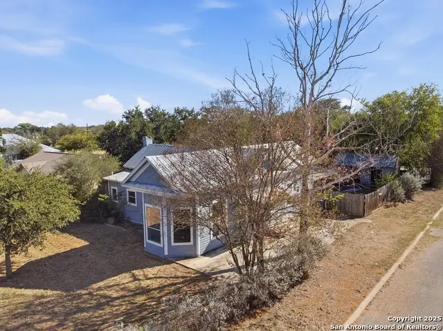 1004 E Colorado, Pearsall, TX 78061 - Image #3