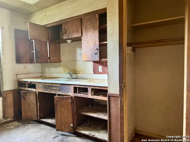 607 Dorie St, San Antonio, TX 78220 - Image #2