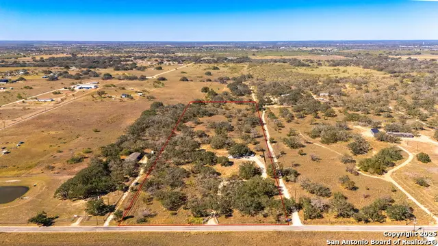 1742 County Road 777, Devine, TX 78016 - Image #2