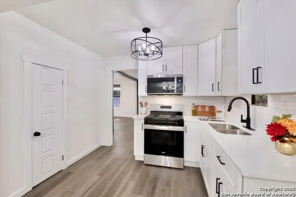 7218 Luna Ct, San Antonio, TX 78211