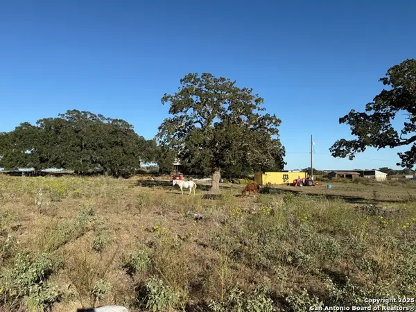 1350 Fm 538, Stockdale, TX 78160