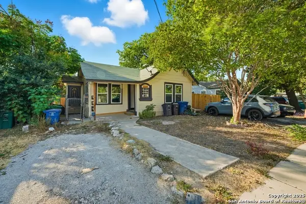 2215 N Elmendorf, San Antonio, TX 78201