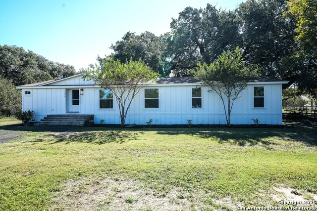 13978 Sherwood Rd, Atascosa, TX 78002 - Image #2