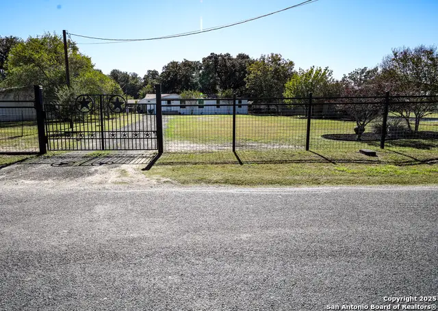 13978 Sherwood Rd, Atascosa, TX 78002 - Image #3