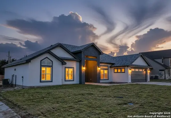 14 Hope Place, Uvalde, TX 78801