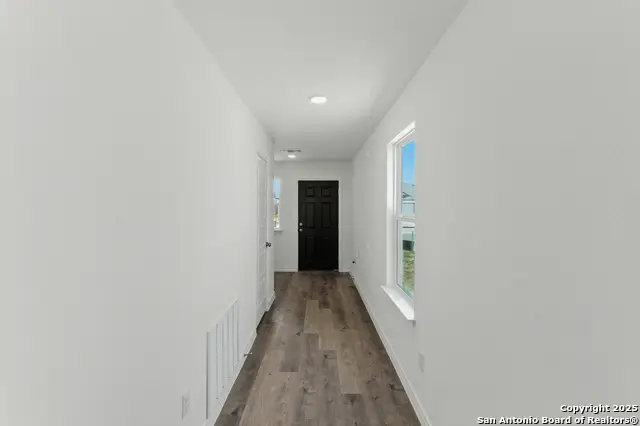 946 Bluegrass Pt, New Braunfels, TX 78130 - Image #2