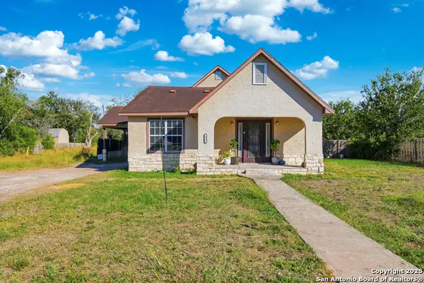 513 S 7th St, Kenedy, TX 78119