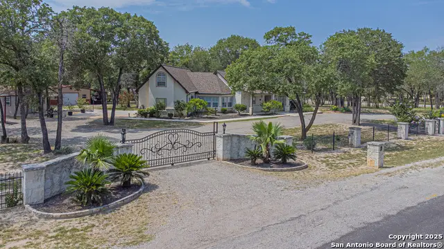 323 Shannon Ridge Dr., Floresville, TX 78114 - Image #1