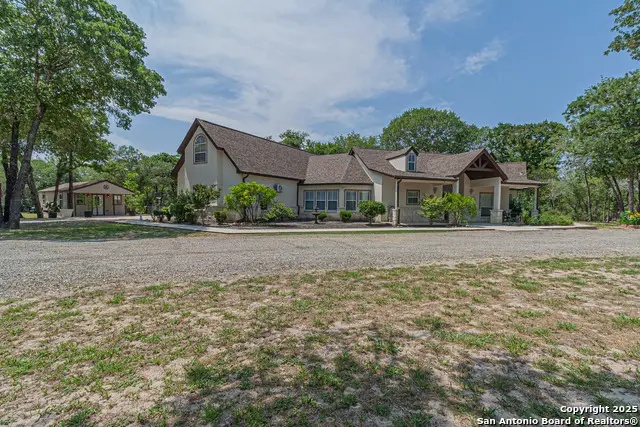 323 Shannon Ridge Dr., Floresville, TX 78114 - Image #3