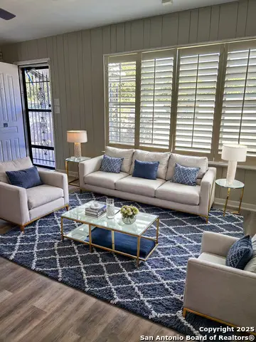 215 Midland Dr, San Antonio, TX 78219 - Image #1