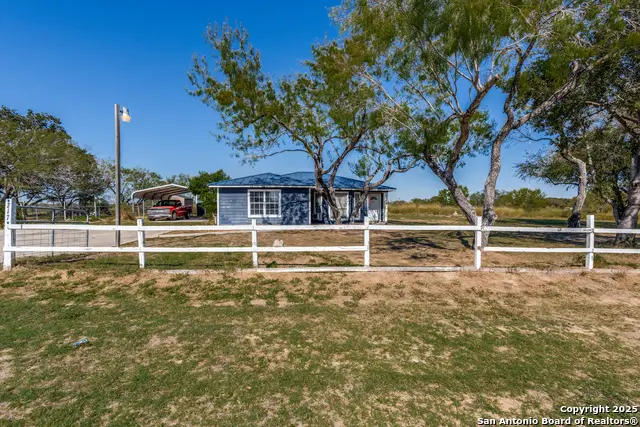 217 Cimarron, Floresville, TX 78114 - Image #2