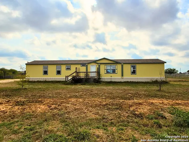 2072 County Road 421, Stockdale, TX 78160 - Image #2