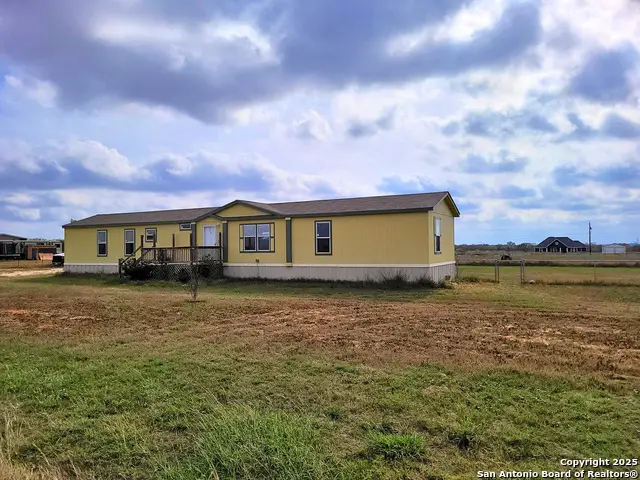 2072 County Road 421, Stockdale, TX 78160 - Image #3