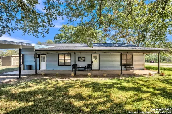 470 Rutledge, Poteet, TX 78065